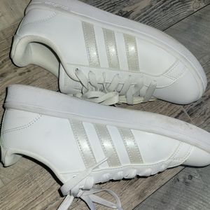 Adidas Grand Court Sneaker in White Iridescent